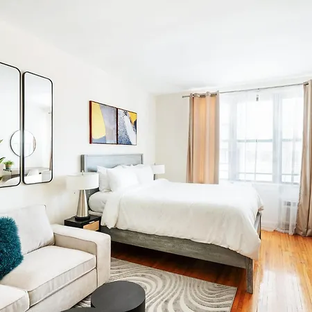 338-3B Union Square Newly Reno Sleeps 3 Apartment